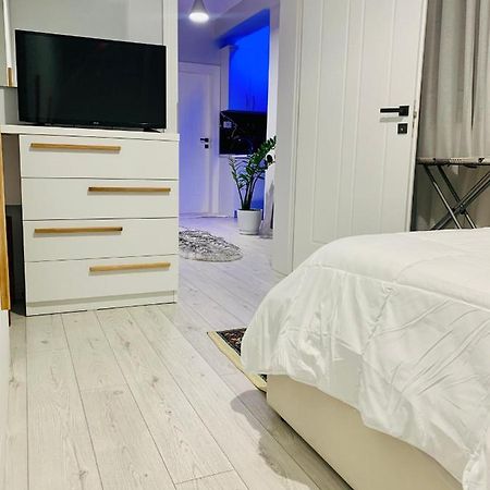 Cozy Corner Apartment Tirana Exterior photo